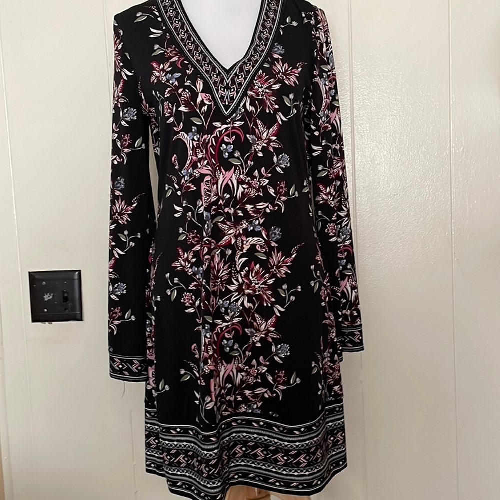 White House Black Market size medium pullover dress